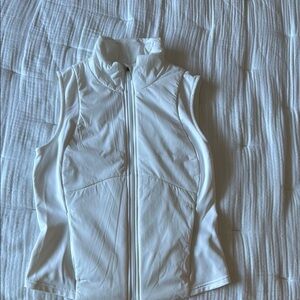 USED Lululemon White Sleeveless Zip-Up Vest.  Size 8